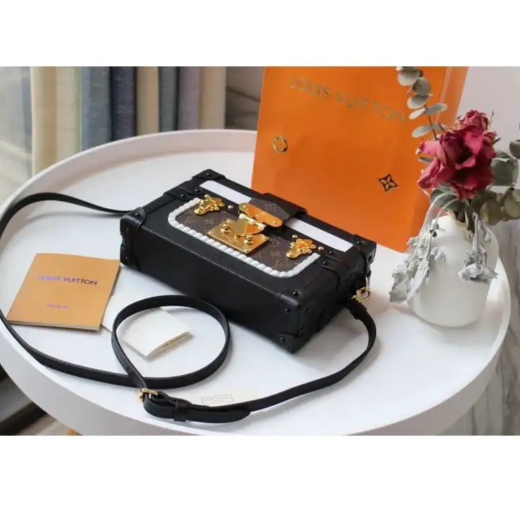 Fashion Reps 206B570006 Bags LV 0508